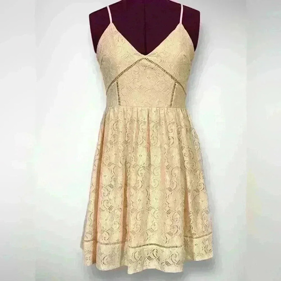 Dresses & Skirts - Womens Lace Mini Dress Size M Fully Lined Adjustable Straps Peach Beige Color